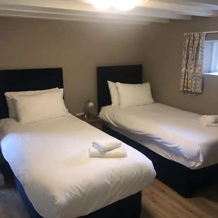 Wells House & Gardens Self Catering Sleeps 8 The Forge بيت للعطل *