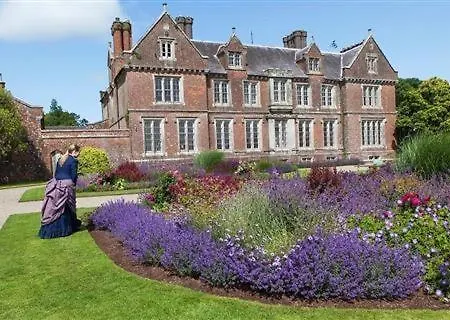 بيت للعطل Wells House & Gardens Self Catering Sleeps 8 The Forge *