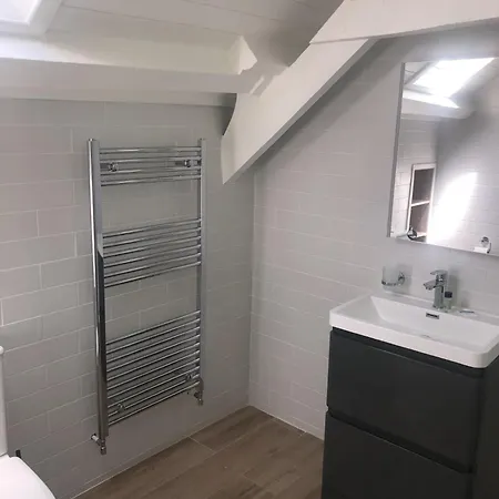 بيت للعطل Wells House & Gardens Self Catering Sleeps 8 The Forge
